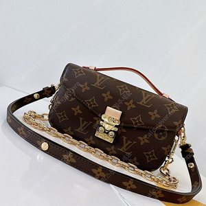 루이비통 포쉐트메티스 이스트웨스트