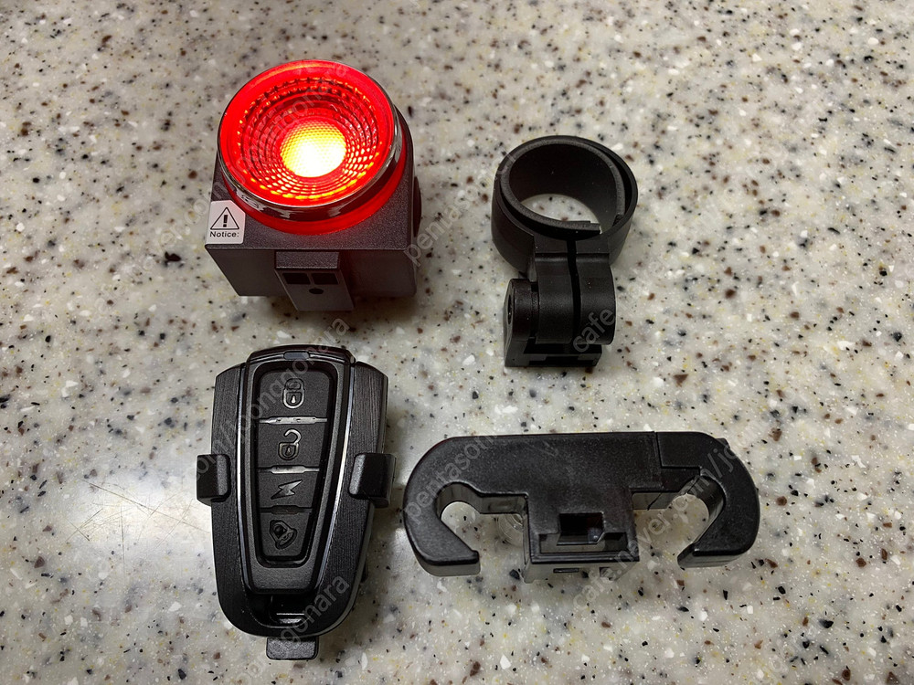 안투시A8 프로 C타입 자전거 킥보드 도난방지 경보기+후미등(배터리 서비스) 등 3종--5