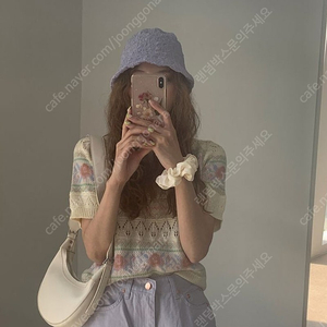 새상품) 팜므뮤즈 로즈 펀칭 니트