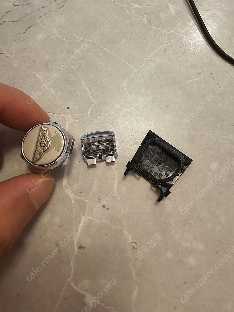 벤틀리 번호판 나사 차키부품 이미지