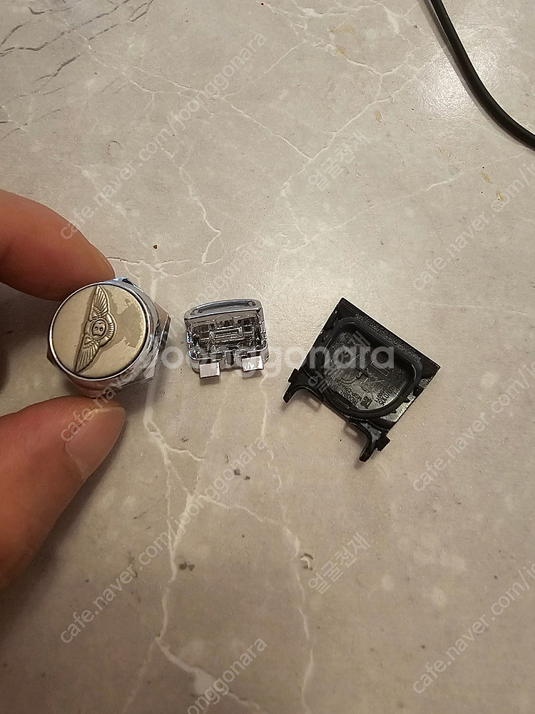 벤틀리 번호판 나사 차키부품--1