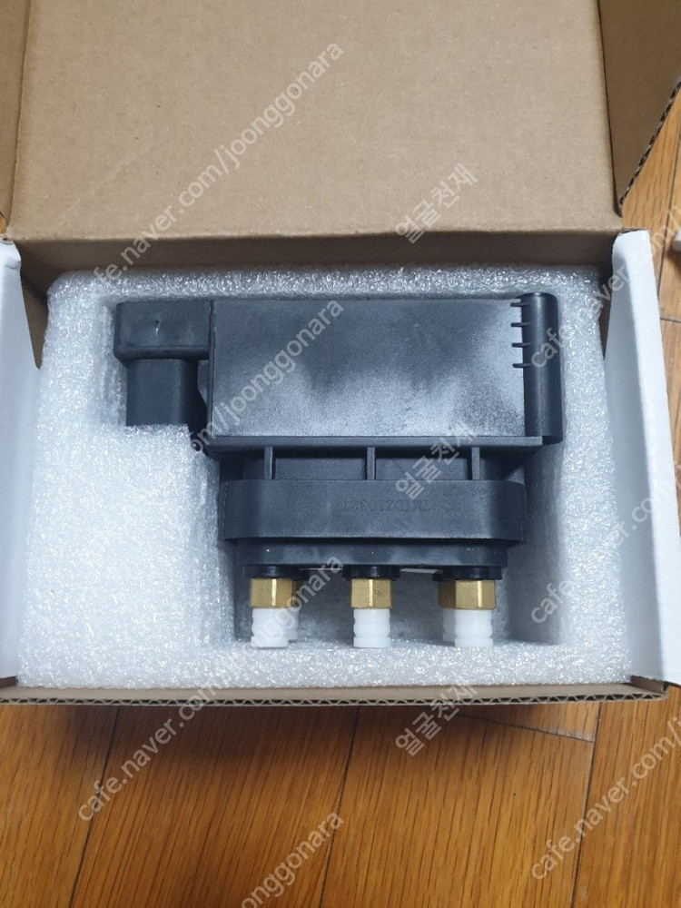 벤틀리 부품 새상품 이미지