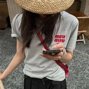 미우미우 하트로고 티셔츠
