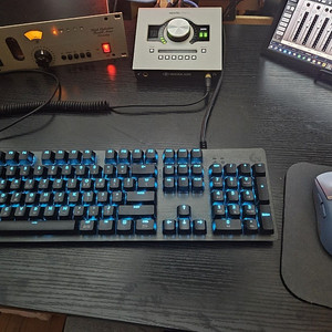 로지텍 g512 갈축 키보드, 로지텍 x LOL에디션 마우스 판매합니다