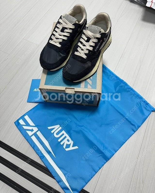 새상품) 오트리 여성 릴윈드 로우 블랙 37 (240~245) 풀박스--0