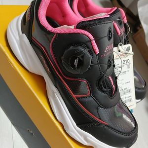 (가격내림)새제품 PWX 아동 운동화 210mm 박스 텍정상가118,000=>8천원 무료배송 런닝화