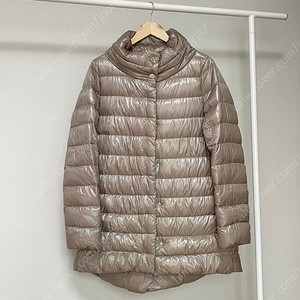 에르노 아멜리아, 베이지