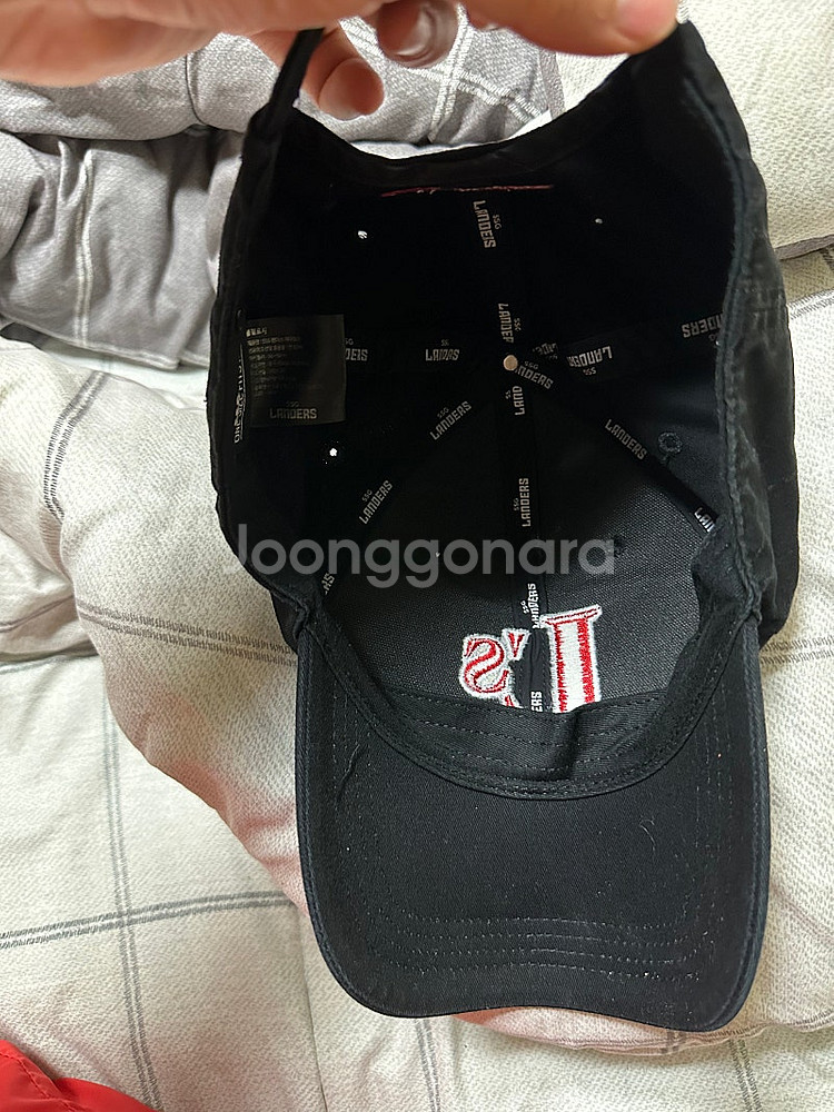 SSG 랜더스 블랙 모자 팝니다.--1