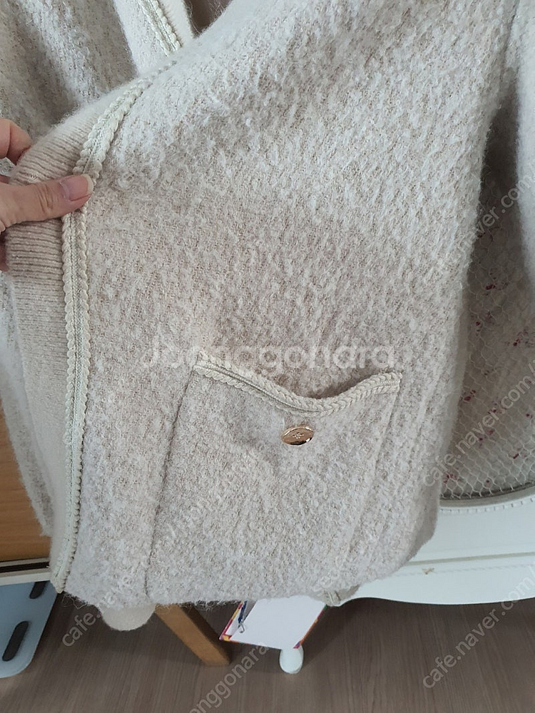 더캐시미어 부클레가디건 82사이즈--2