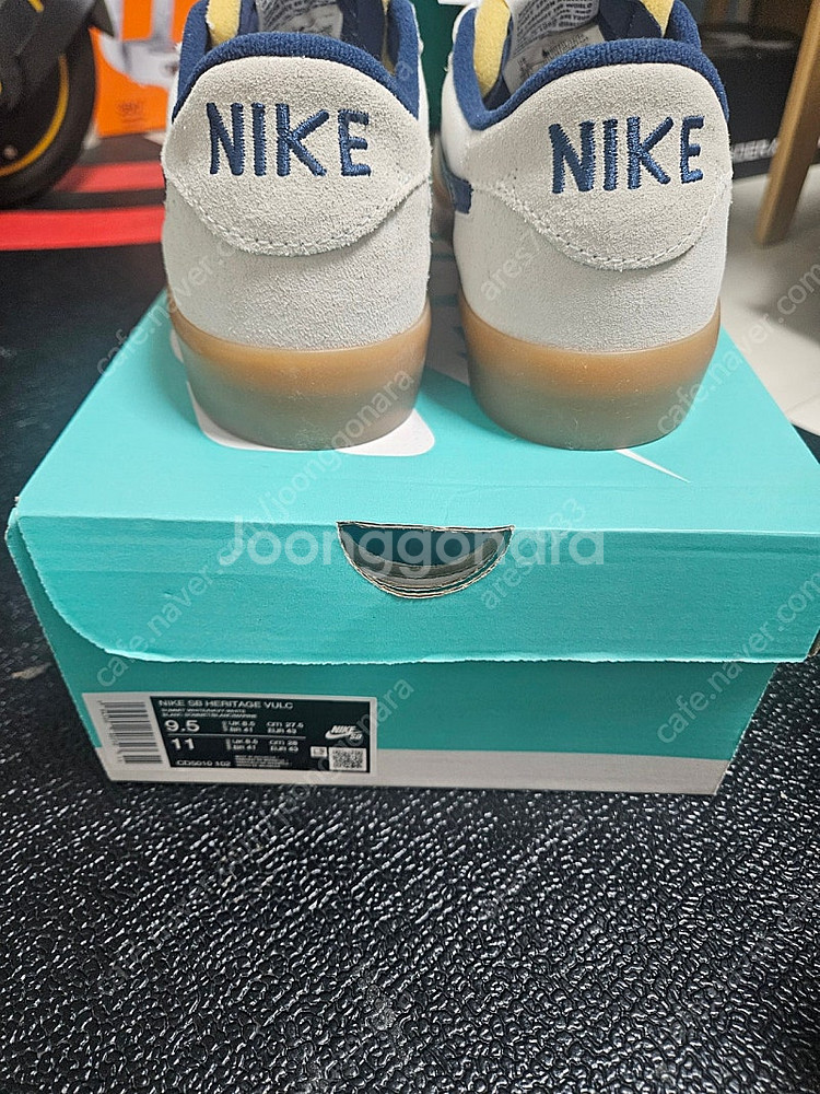 나이키 새 상품 운동화 275 사이즈 신발--0