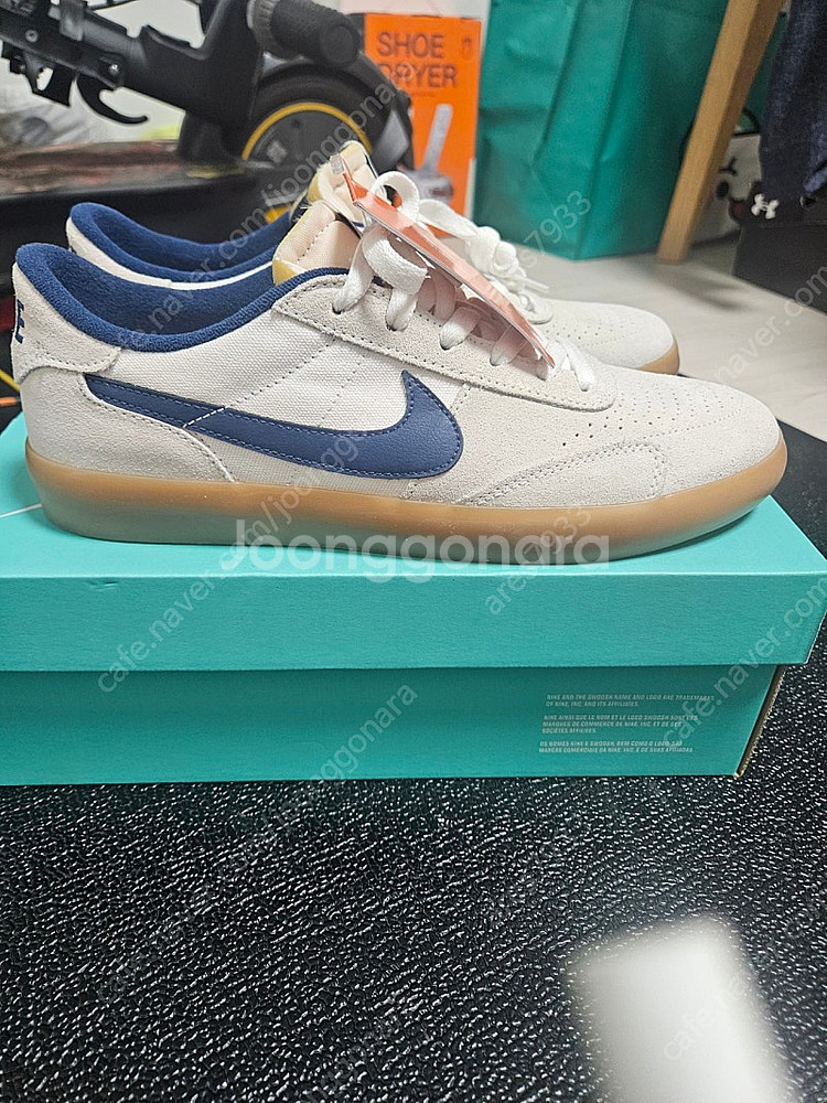 나이키 새 상품 운동화 275 사이즈 신발--3