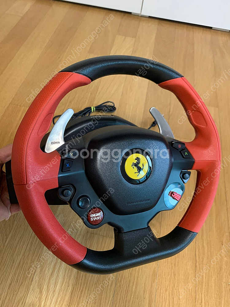 엑스박스 페라리458 핸들만 판매합니다.--6