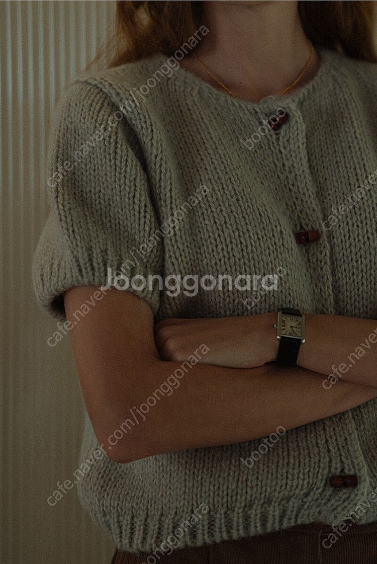 새상품) 노운베러 토글 알파카 반팔 가디건--2