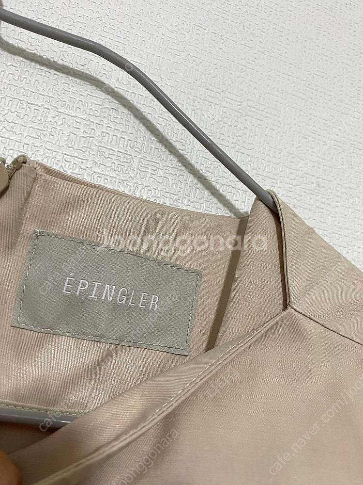 에핑글러 커브드 실루엣 원피스--2