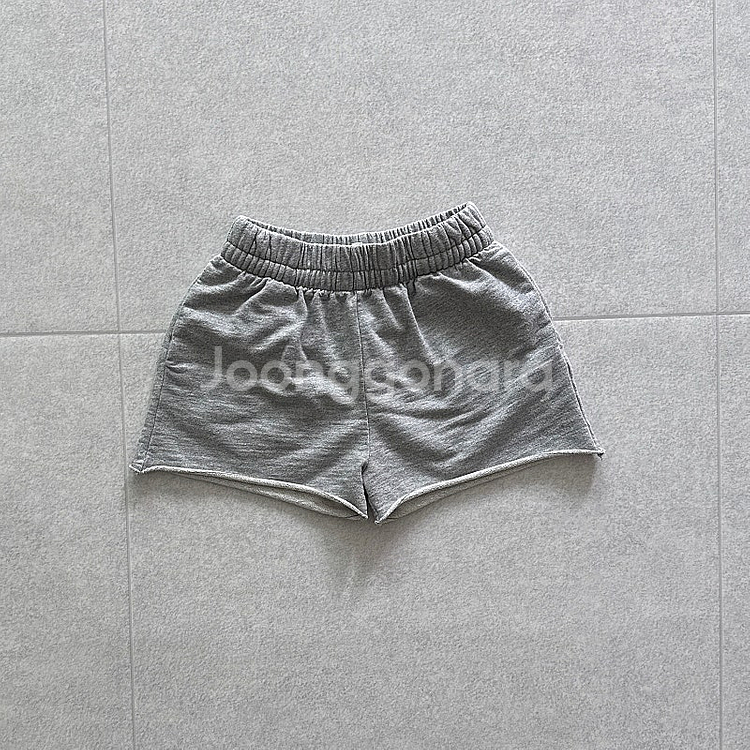 메인스토리 반바지 6사이즈 ㅡ 택포 2만5천--0