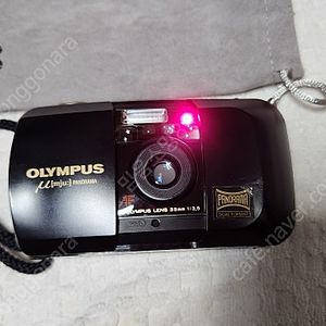 올림푸스뮤1 panorama(블랙,일본제,민트급), cr123a 기능ok, olympus lens 35/1:3.5(깨끗함), 스트랩, 파우치.