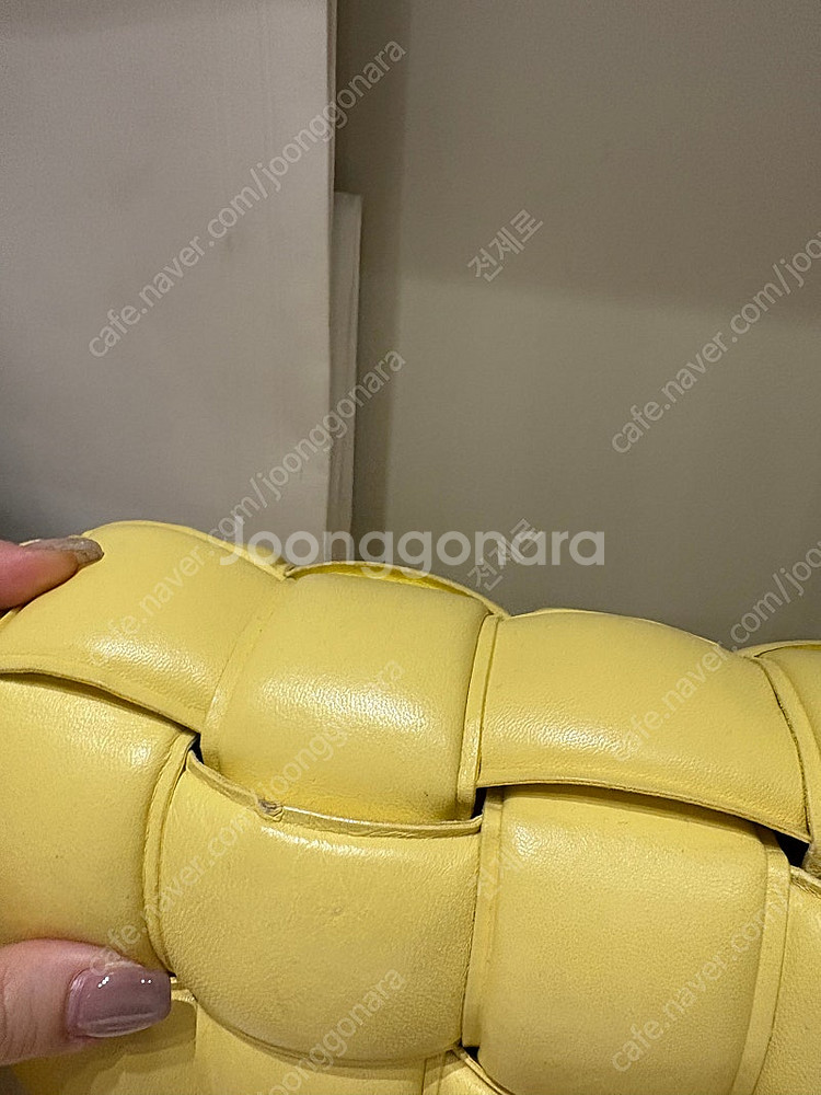 보테가베네타 패딩카세트백 레몬/셔벗--1