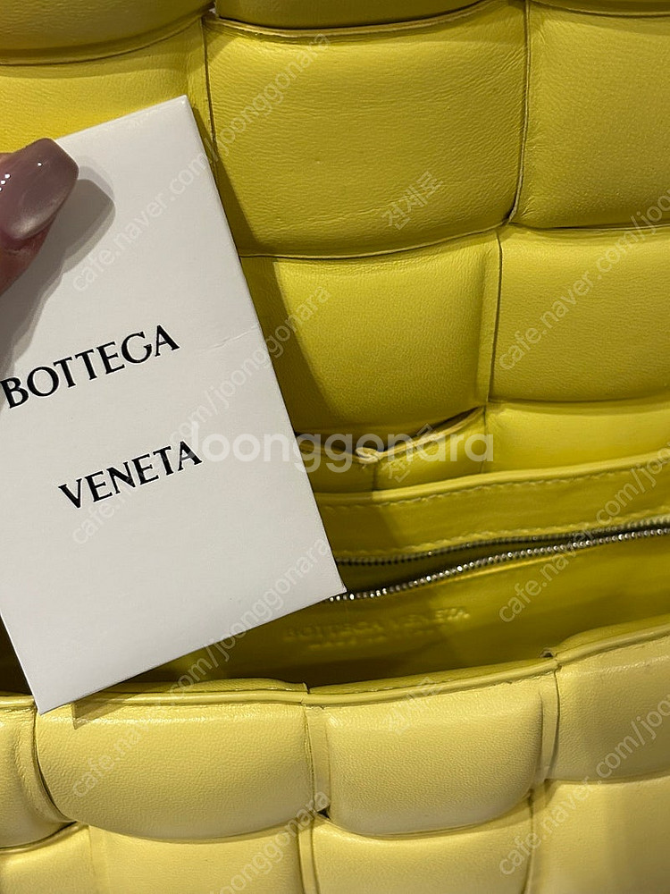 보테가베네타 패딩카세트백 레몬/셔벗--8