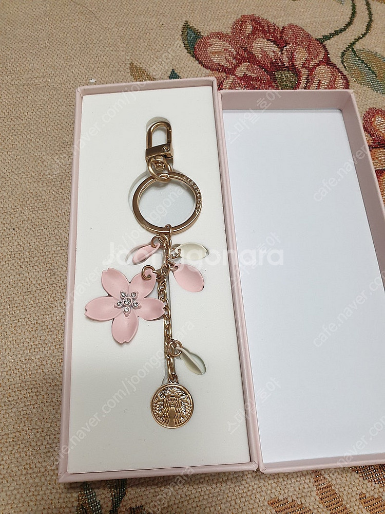 (새상품) 스타벅스 체리블라썸 꽃잎 키체인, 벚꽃 키링--1