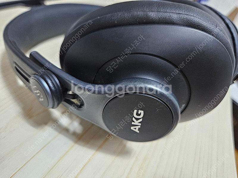AKG K371 헤드폰 판매--1