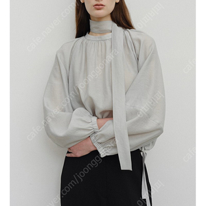 공드린 앤듀 셔링 블라우스(카키베이지) 이미지