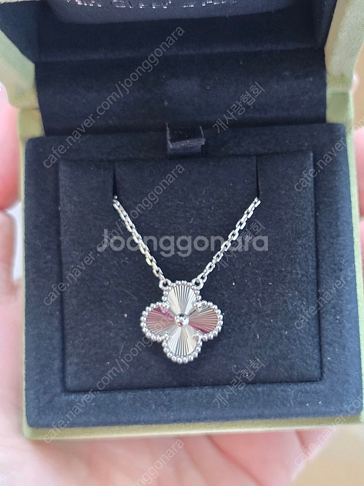 반클리프 기요세 화이트골드 목걸이 판매(25년6월 수령)--6