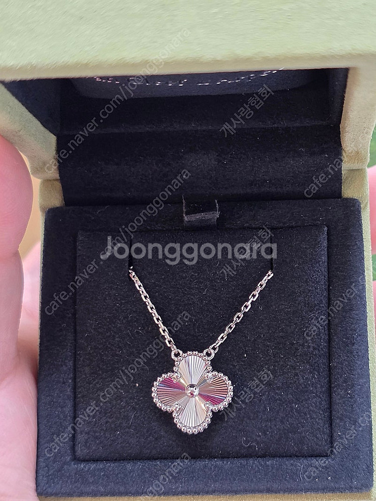 반클리프 기요세 화이트골드 목걸이 판매(25년6월 수령)--7