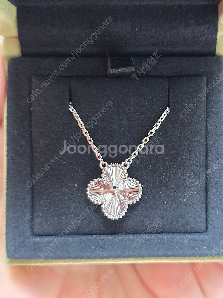 반클리프 기요세 화이트골드 목걸이 판매(25년6월 수령)--8