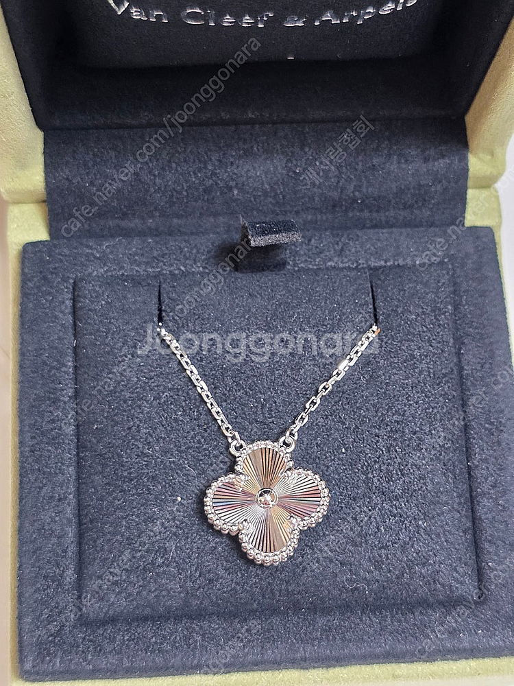 반클리프 기요세 화이트골드 목걸이 판매(25년6월 수령)--9