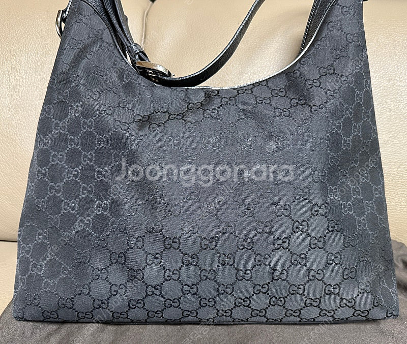 구찌 GG 인터로킹 참 나일론 호보백 숄더백 블랙--2