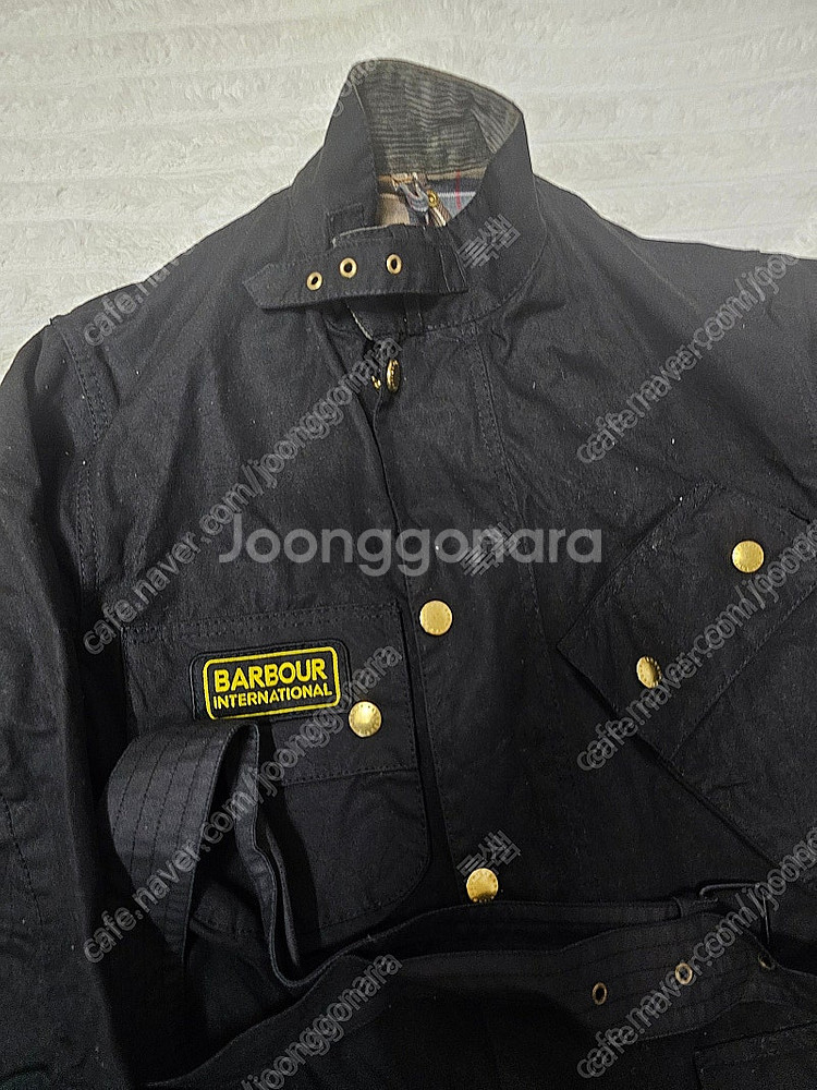 바버 인터네셔널 a7 왁스 자켓 판매합니다--2