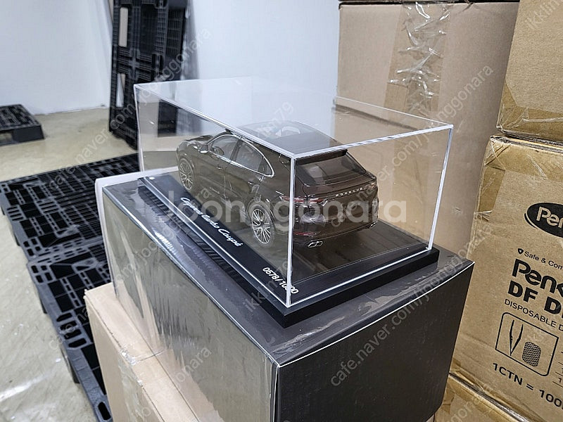 1:18 / 미니챔프, 오토아트 / 포르쉐 카레라, 카이엔, 벤츠 GTS 판매 합니다--3