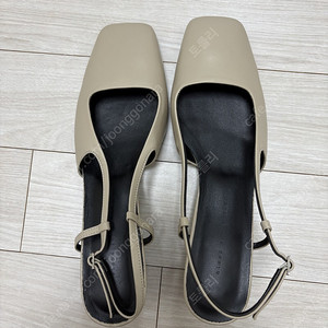 블랑수블랑 슬링백 새상품(발볼넓은245~250)