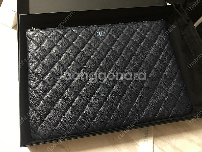새상품 샤넬 클래식 클러치 라지 블랙--0