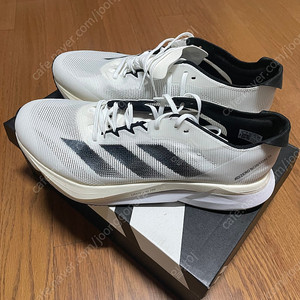 아디다스 보스턴12 흰검 판매합니다.