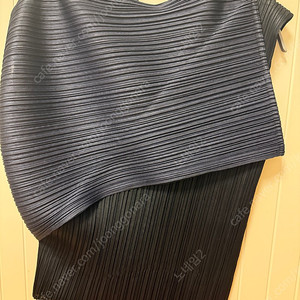 플리츠플리즈 상의