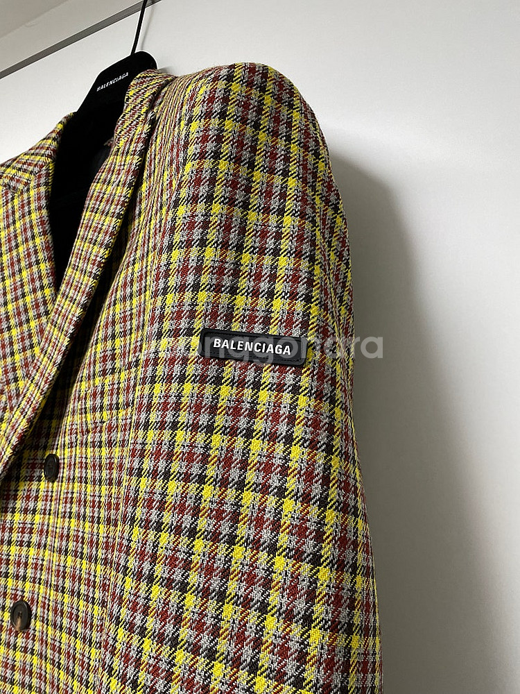 정품 20ss 발렌시아가 슬리브 로고 체크코트 새상품 79만원 판매.--1