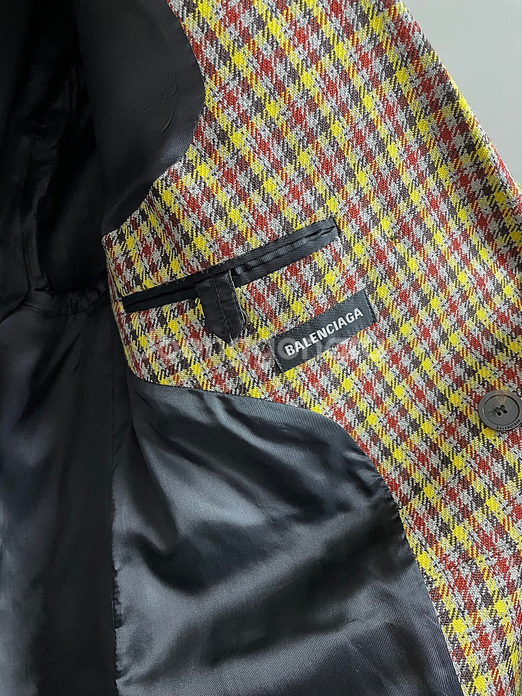 정품 20ss 발렌시아가 슬리브 로고 체크코트 새상품 79만원 판매.--2