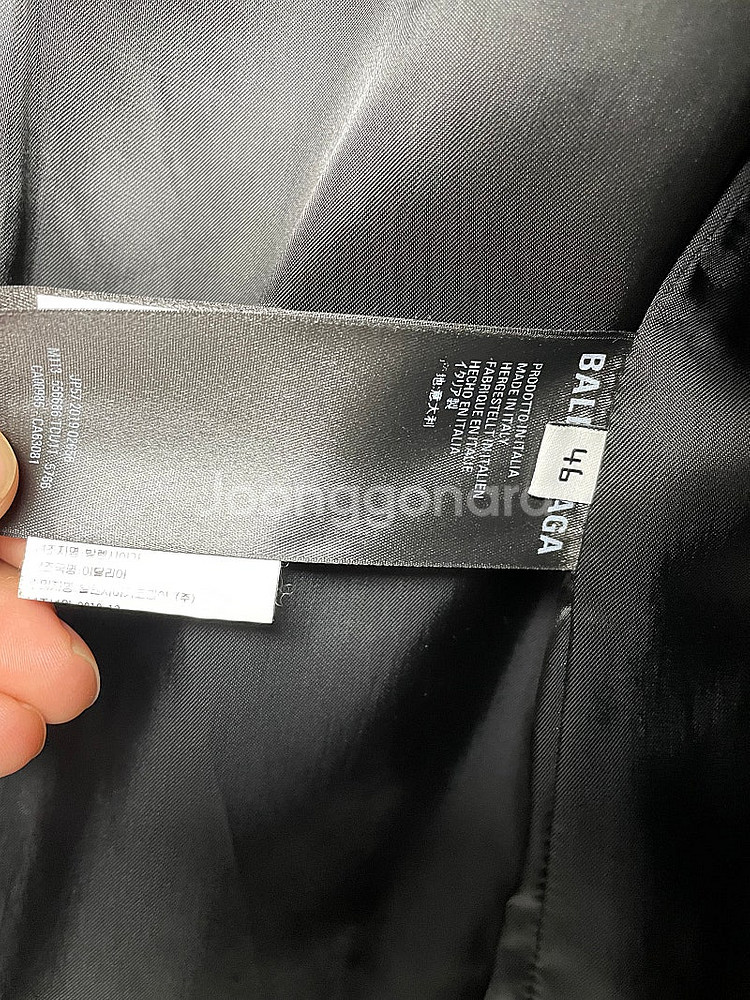 정품 20ss 발렌시아가 슬리브 로고 체크코트 새상품 79만원 판매.--4