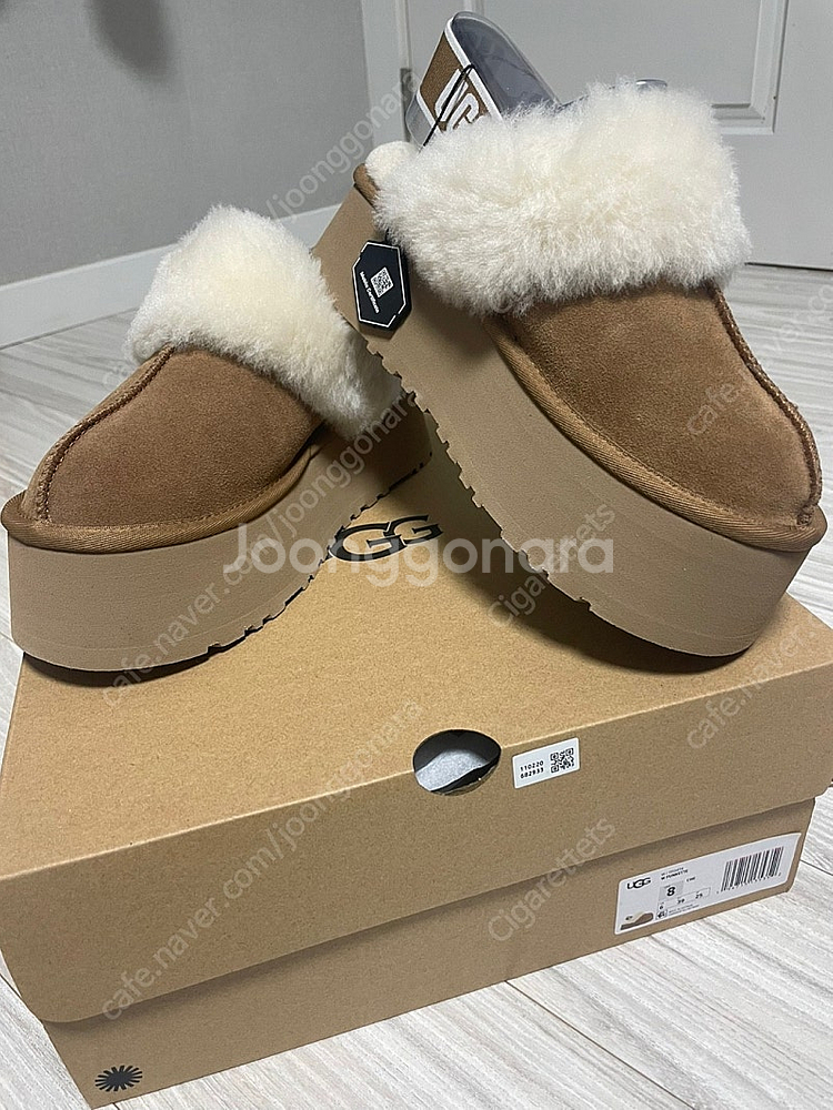 UGG 어그 펀케트 슬라이드 체스트넛 US8--0