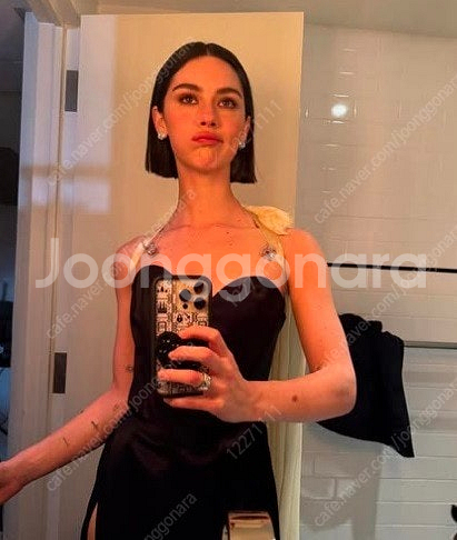 그레이시 에이브럼스 스타일 아이폰 15케이스+블랙 하트 양면 흡착(6.99cm*6.2cm) 홀더--7