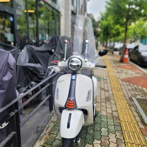 베스파GTS125 화이트 판매합니다