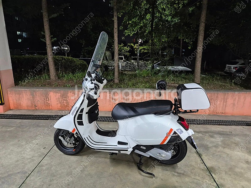 베스파GTS125 화이트 판매합니다--3