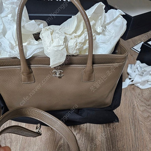 샤넬 가죽 토트백 서프백