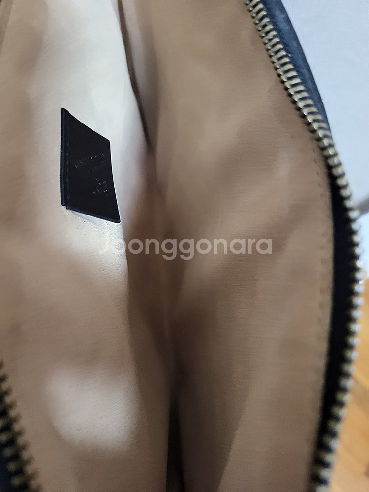 클러치백(구찌 마몽 마틀라세 525541 사이즈28.5cm*20cm)팝니다(택포40만원)--5