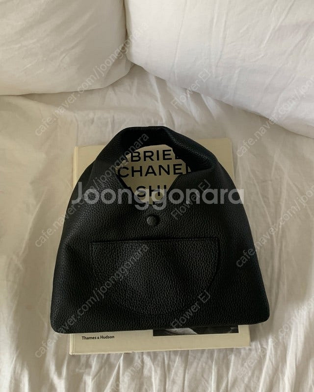 (새상품) 봉긋 삼각김밥 bag 블랙 택포--0