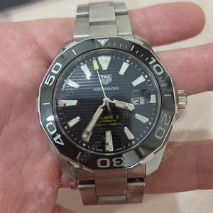 태그호이어 아쿠아레이서 300 검판 43mm 오토매틱 판매합니다.