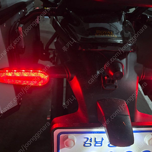 로얄앤필트 히말라얀 450 2025년 4월식 2100킬로 탐