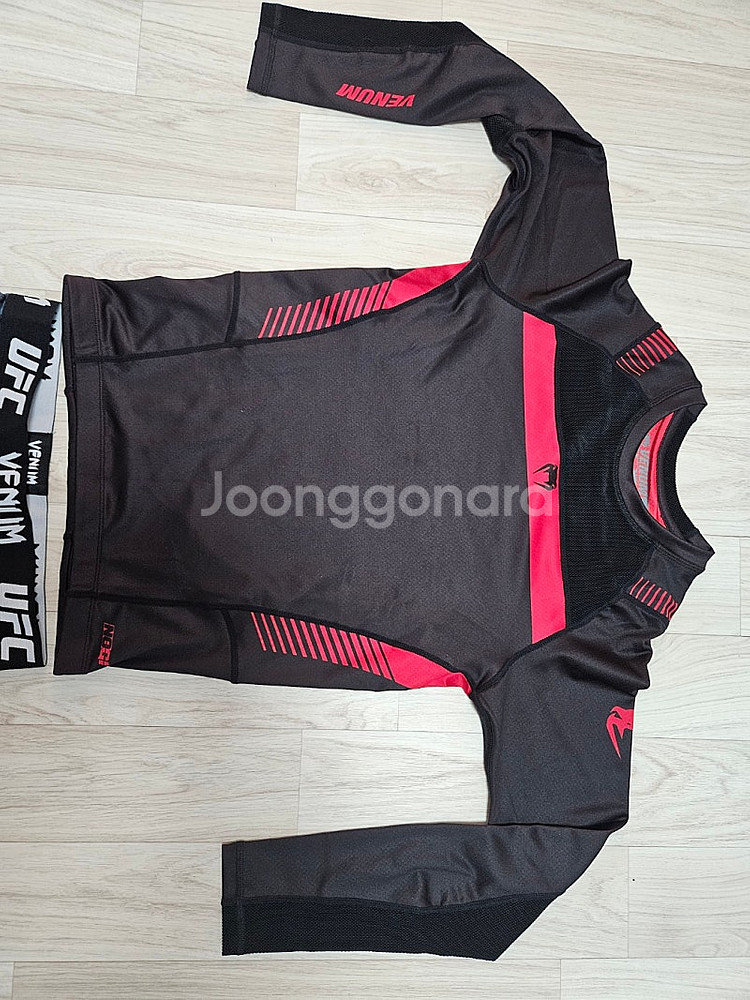 베넘 UFC 롱타이즈 및 상의 긴팔 레쉬가드 팝니다--0