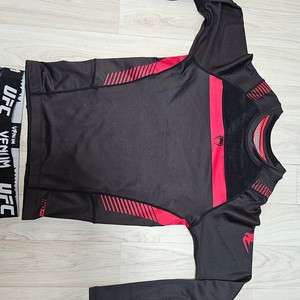 베넘 UFC 롱타이즈 및 상의 긴팔 레쉬가드 팝니다